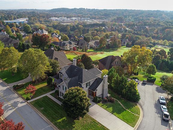 3rd image of 1000 Golf View Ln