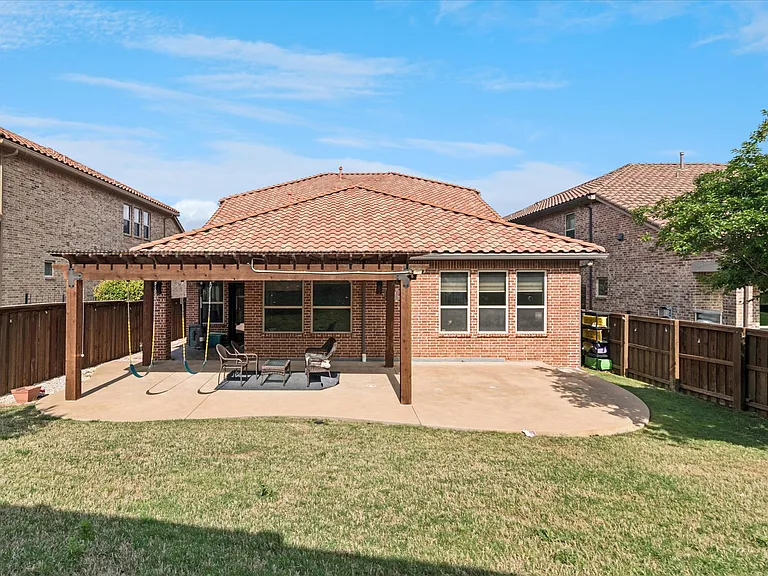 6715 Castillo St — Photo 12