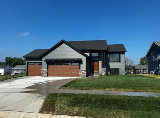 193 Brookestone Dr SE, Rochester, MN 55904