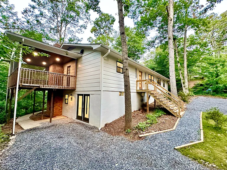 7 Angus Ln — Photo 2
