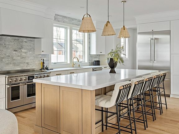 3rd image of 5 Hazel Ln