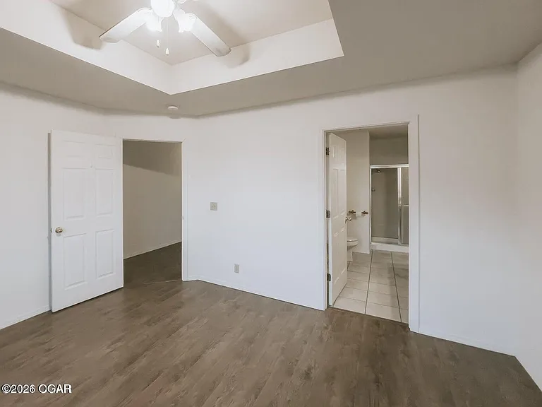 914 Briarview Dr — Photo 5