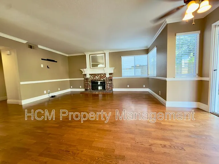26796 Baronet — Photo 9