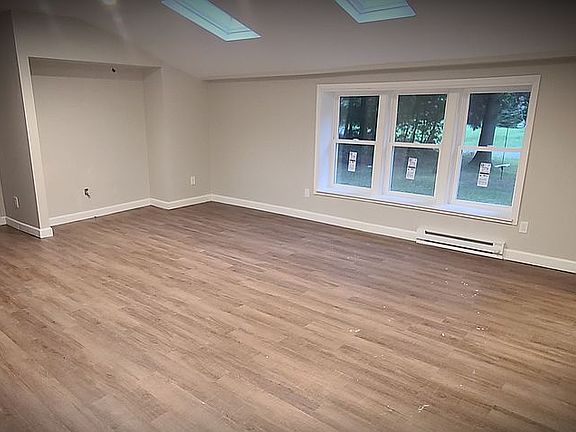 3rd image of 10200 W South Ave