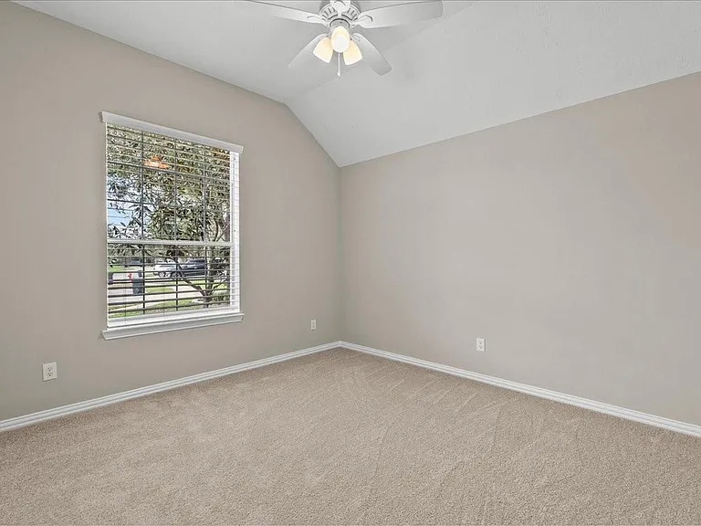 2120 Red Timber Ct — Photo 21