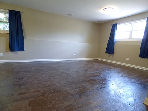 4th image of 528 W Pheasant Ct