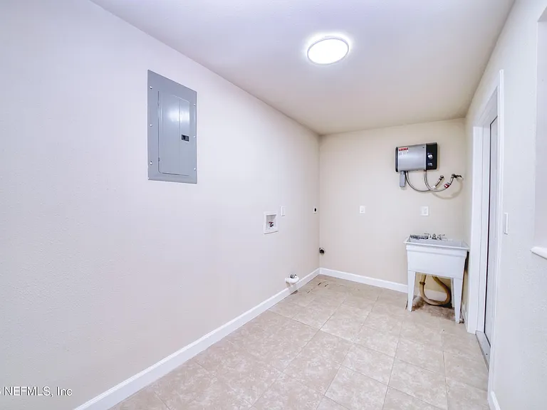 2517 Palm Ave — Photo 36