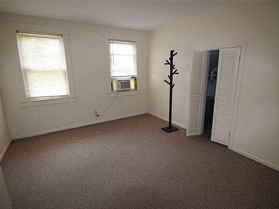2nd image of 46 Willoughby Ave
