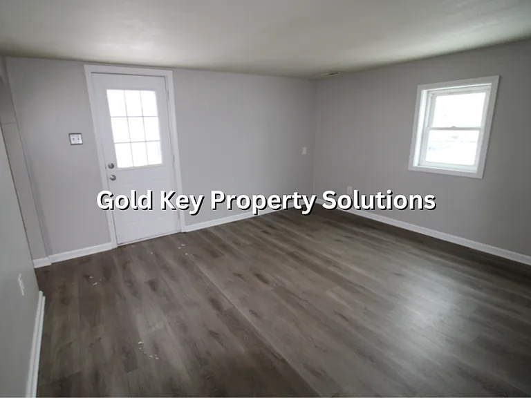 2324 Chase St — Photo 6