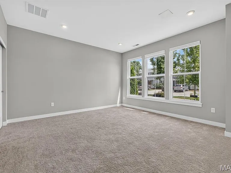 8933 Eager Rd — Photo 26