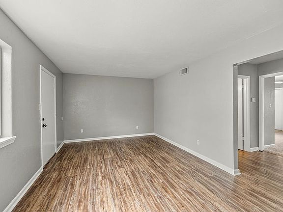 2nd image of 1414 Shallow Brk APT B