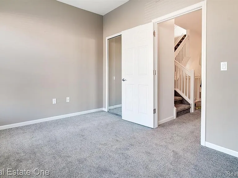 536 Graten St — Photo 12