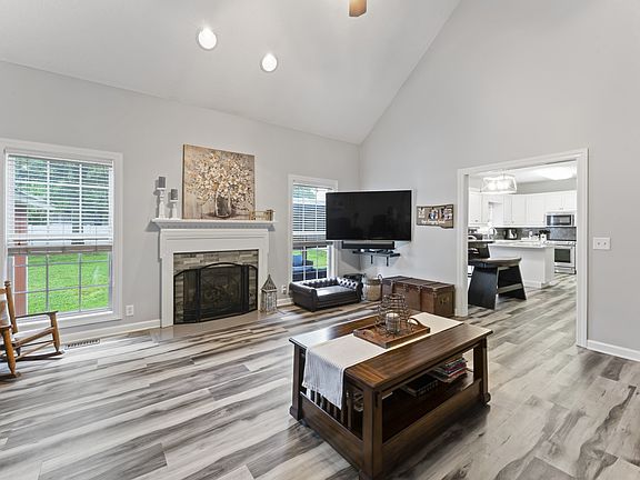 5th image of 7013 Vineyard Ln
