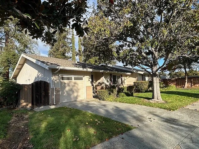 2 bed, 1050 sqft, $2,795 — Photo 2