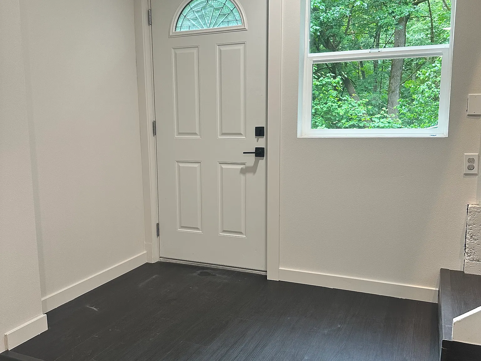 Studio, 300 sqft, $1,000 — Photo 2