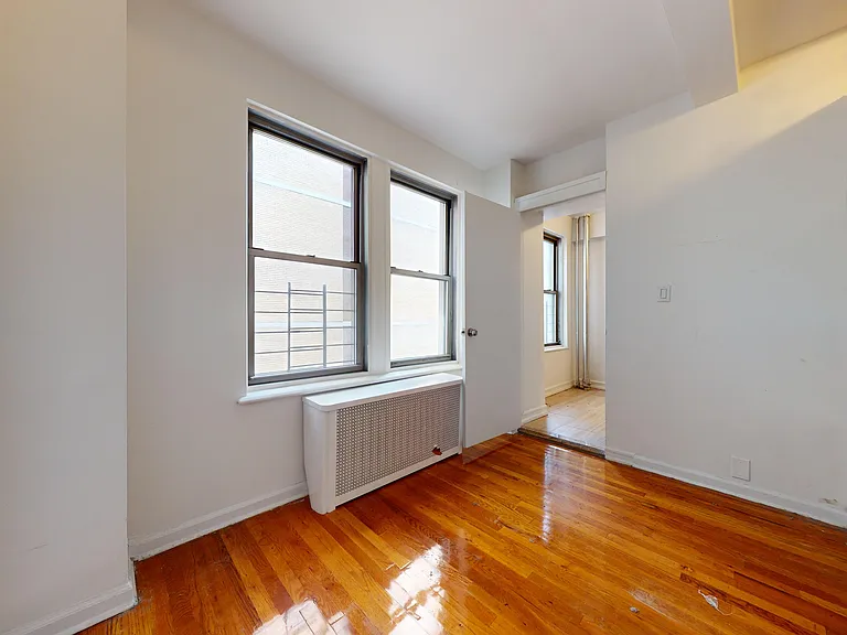 301 E 38th St #14J — Photo 1