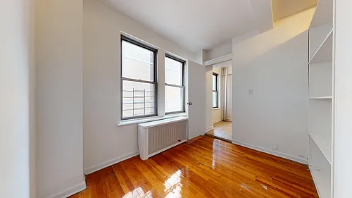 301 E 38th St #14J Photo 1