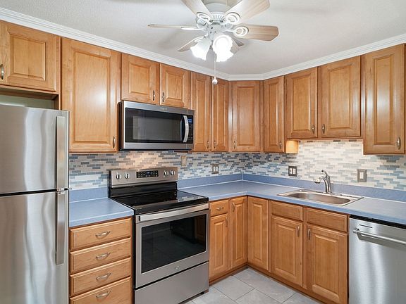 3rd image of 4 Colonial Dr #A4-11