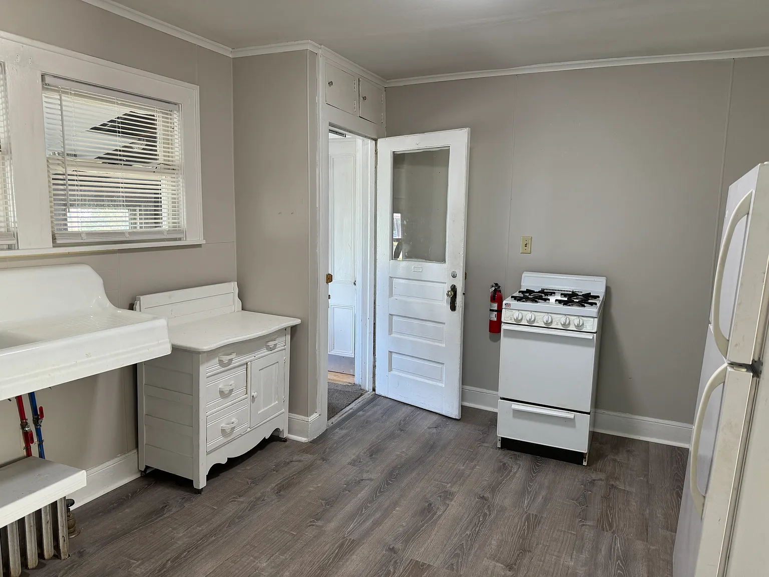 1 bed, 700 sqft, $1,000 — Photo 2