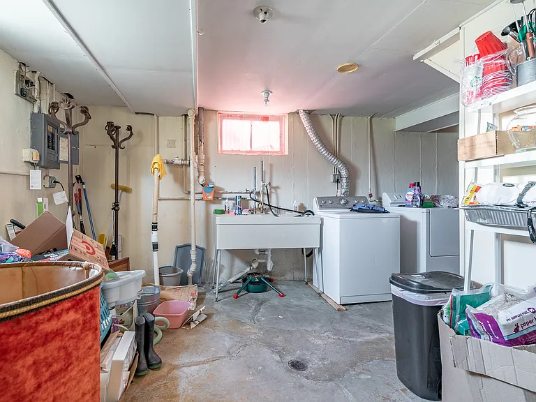 8209 W Wilson Ave — Photo 17