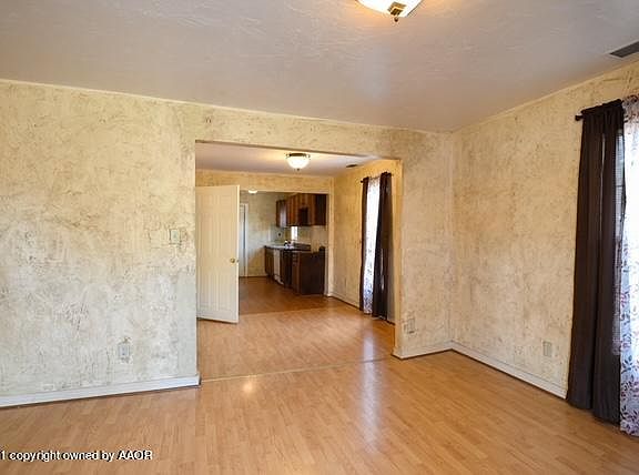 3rd image of 831 N Highland St