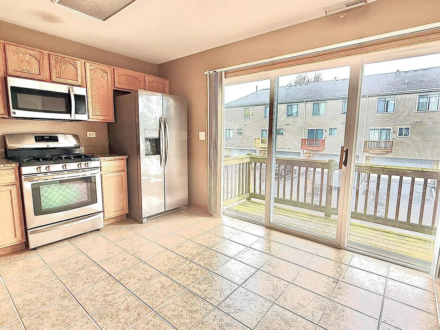 2 bed, 1.5 bath, 1312 sqft, $2,400 — Photo 3