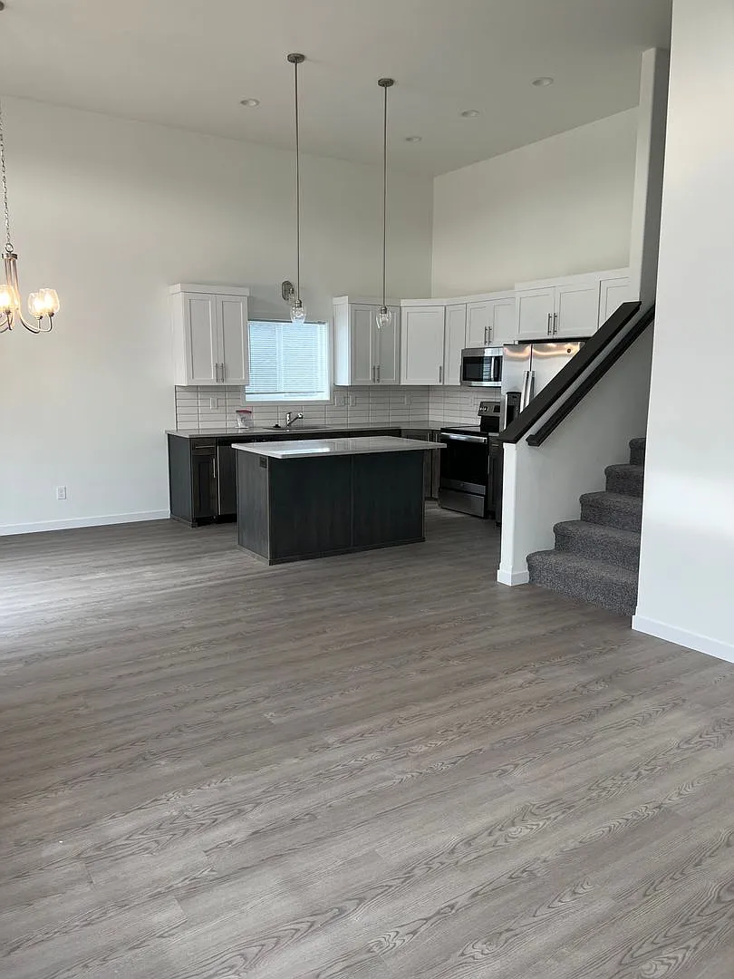 3 Bed 3 Bath Single Family Home — Photo 4