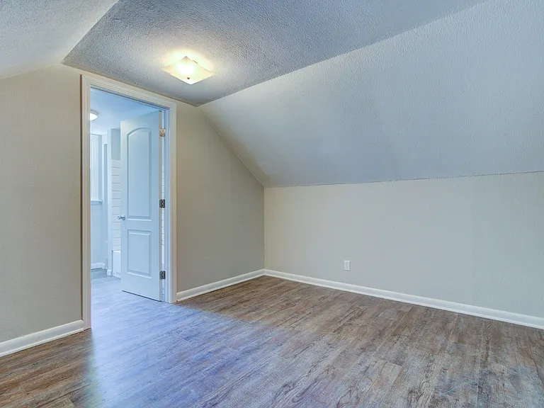 1724 Northgate Rd — Photo 9