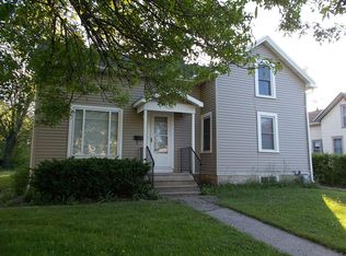 1267 Elmwood Ave, Oshkosh, WI 54901