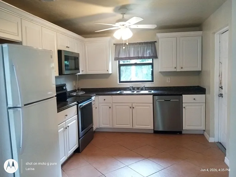 1439 Glick Dr — Photo 7