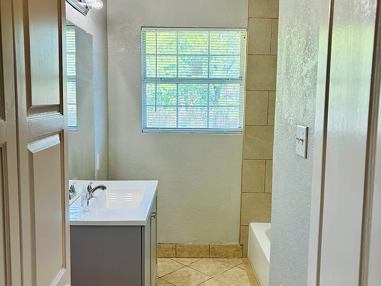 5433 Purington Ave — Photo 11