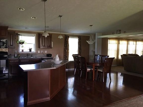 2nd image of 40419 Falcon Dr