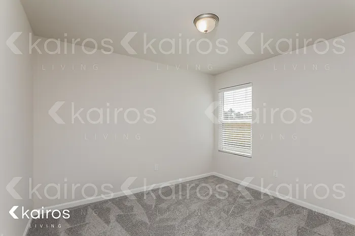 832 Whispering Creek Ave — Photo 12