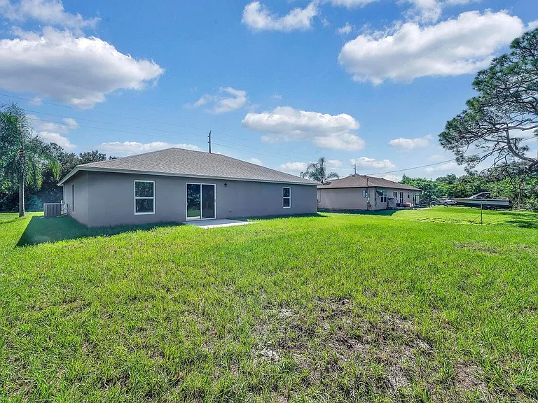 574 NW Bayshore Blvd — Photo 40