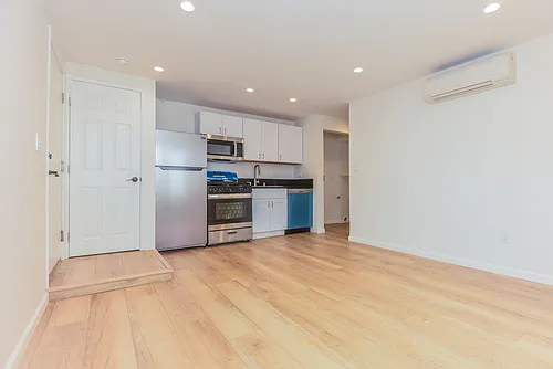 1855 Euclid Street Residences Photo 1