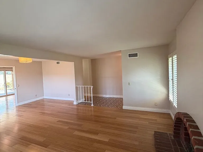 927 Redlen Ave — Photo 10
