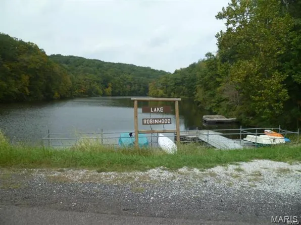 1090 Forest Way, Lake Sherwood, MO 63357