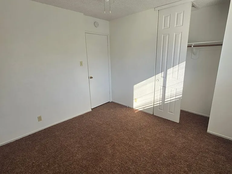 1915 Celeste Ct #B — Photo 27