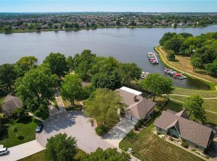 4395 SW Breezy Point Ln, Lees Summit, MO 64082