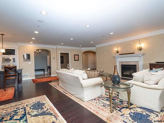 3rd image of 268 Broadway APT 303