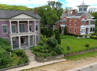 1004 Park Ave, Galena, IL 61036
