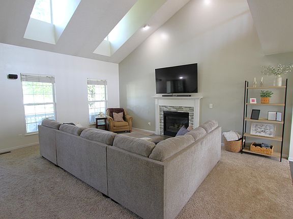5th image of 868 Quarry Park Dr