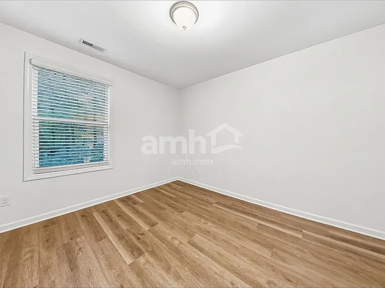 305 Switchback St — Photo 16