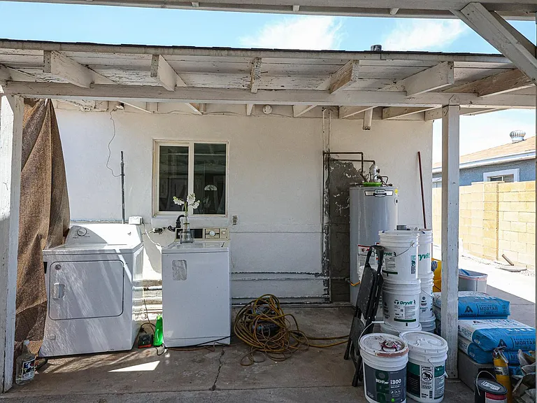 2217 E Harvard St — Photo 30