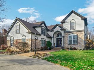 1811 Woodmere Dr, Valparaiso, IN 46383