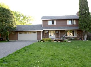3973 Woodridge Ct, Vadnais Heights, MN 55127