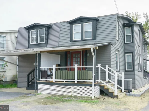 952 W Main St, New Holland, PA 17557