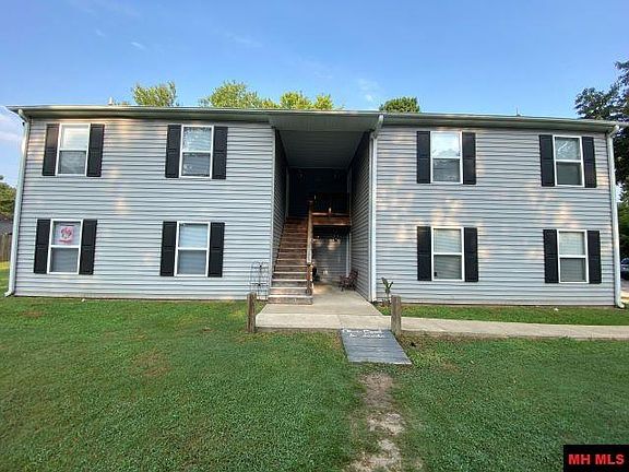 5th image of 171 Hickory St