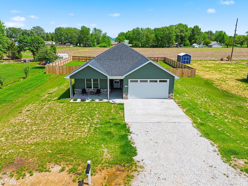 1st image of 16 Larrys Ln