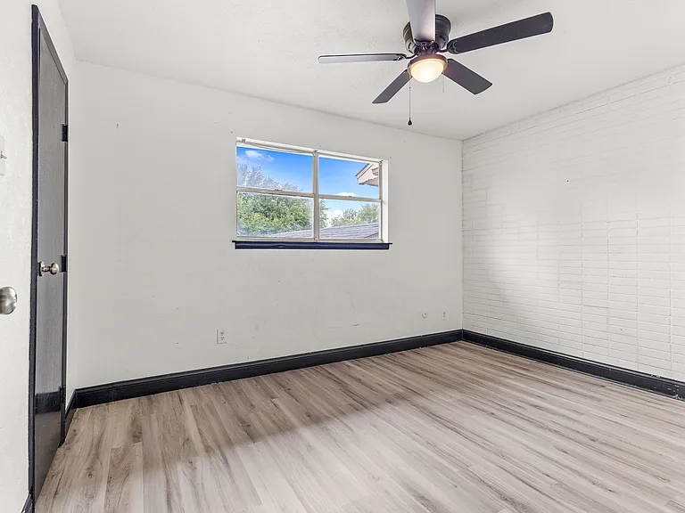 2802 Spring Valley Dr — Photo 21